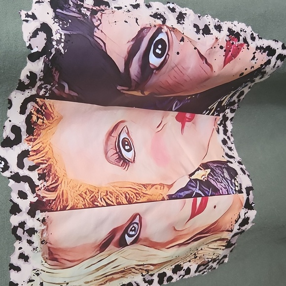 Green Graphic Sweatshirt Hocus Pocus - Picture 2 of 2